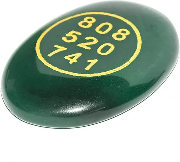 Multiagate_Decorative_Showpiece__-__10_cm_(Stone,_Green)