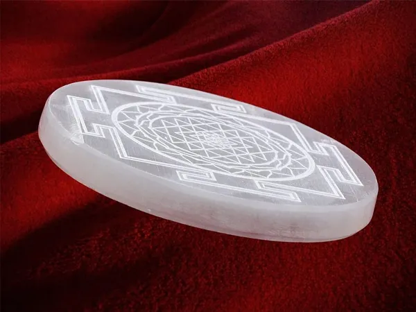 Multiagate_Decorative_Showpiece__-__9_cm_(Marble,_White)