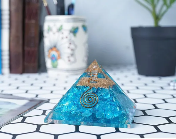 Multiagate_Decorative_Showpiece__-__10_cm_(Crystal,_Blue)