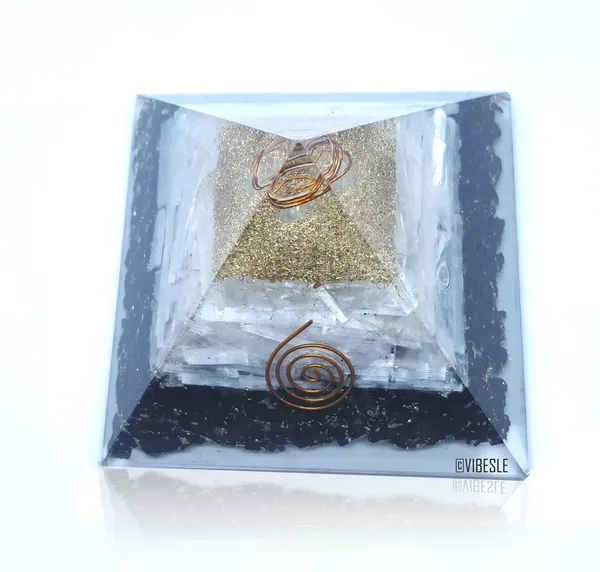 Multiagate_Decorative_Showpiece__-__10_cm_(Stone,_Multicolor)