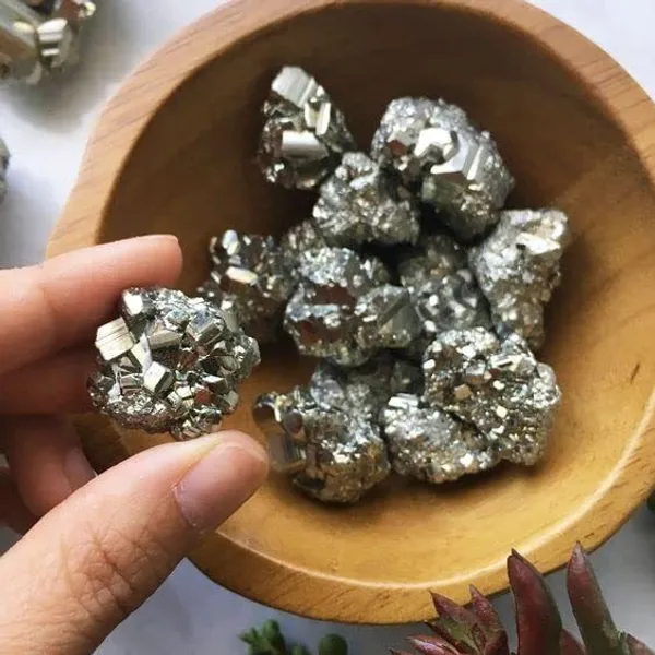 Multiagate_Decorative_Showpiece__-__4_cm_(Crystal,_Silver)
