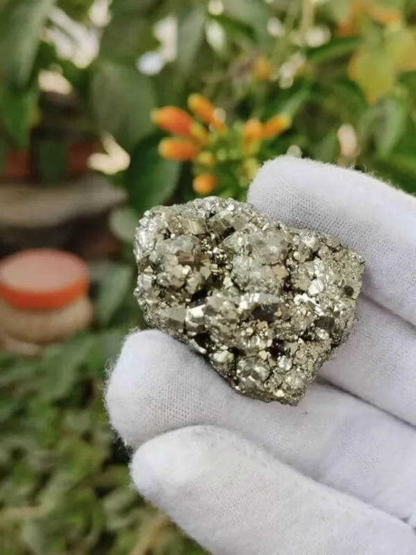Multiagate_Pyrite_Cluster_to_Attract_Wealth_Prosperity_and_Adundance_Decorative_Showpiece__-__4_cm_(Stone,_Gold)