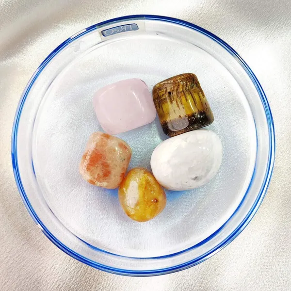 Multiagate_Confidence_Crystal_Healing_Tumble_Stone_Set_Decorative_Showpiece__-__4_cm_(Stone,_Multicolor)