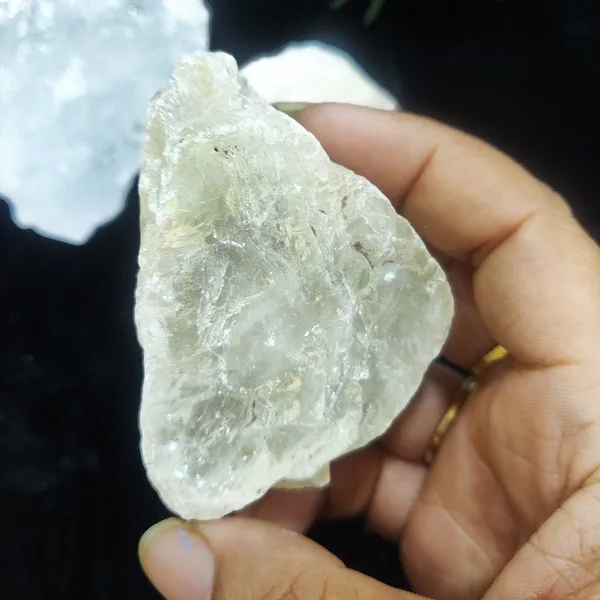 Agatesaura_Natural_Clear_Quartz_Crystals_Raw_Rough_Stones_for_Reiki_Stones_Healing_Regular_Asymmetrical_Crystal_Stone_(Clear_250_g)