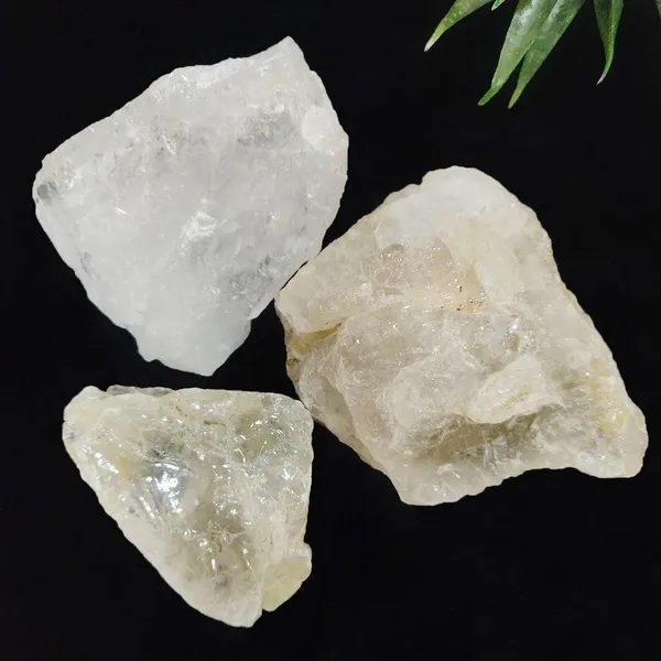 Agatesaura_Natural_Clear_Quartz_Crystals_Raw_Rough_Stones_for_Reiki_Stones_Healing_Regular_Asymmetrical_Crystal_Stone_(Clear_250_g)