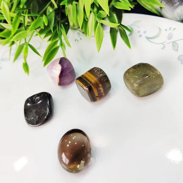 Agatesaura_LNWEAL1_Regular_Asymmetrical_Crystal_Stone_(Multicolor_5_Pieces)