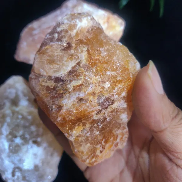 Agatesaura_Natural_Citrine_Crystals_Raw_Rough_Stones_for_Reiki_Stones_Healing_Regular_Asymmetrical_Crystal_Stone_(Yellow_500_g)