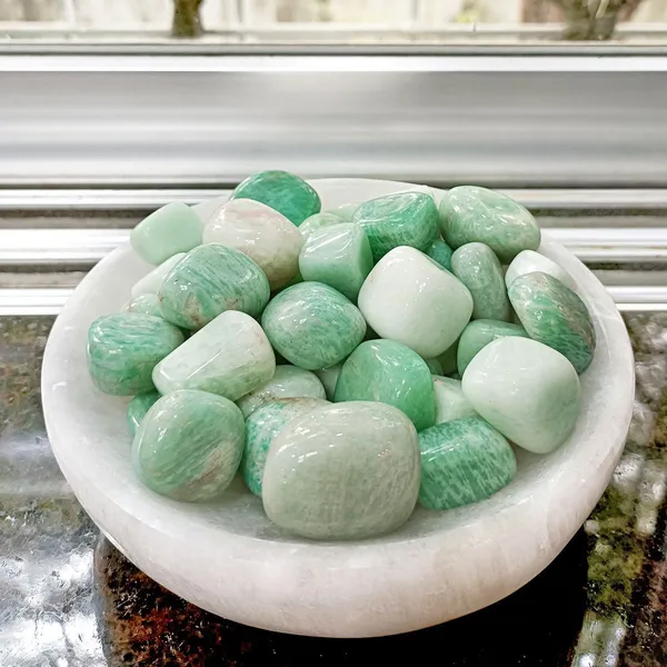 Agatesaura_Amazonite_Tumbled_Stone_100_Gram_Regular_Asymmetrical_Crystal_Pebbles_(Green_100_g)