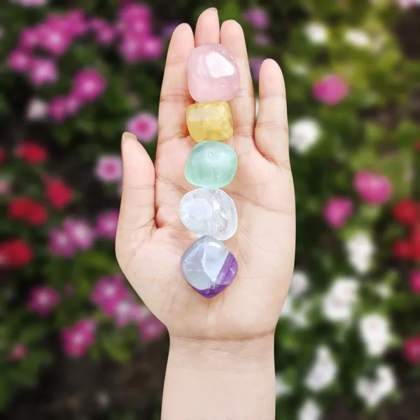 Agatesaura_LNWEAL9_Regular_Asymmetrical_Crystal_Pebbles_(Multicolor_5_Pieces)