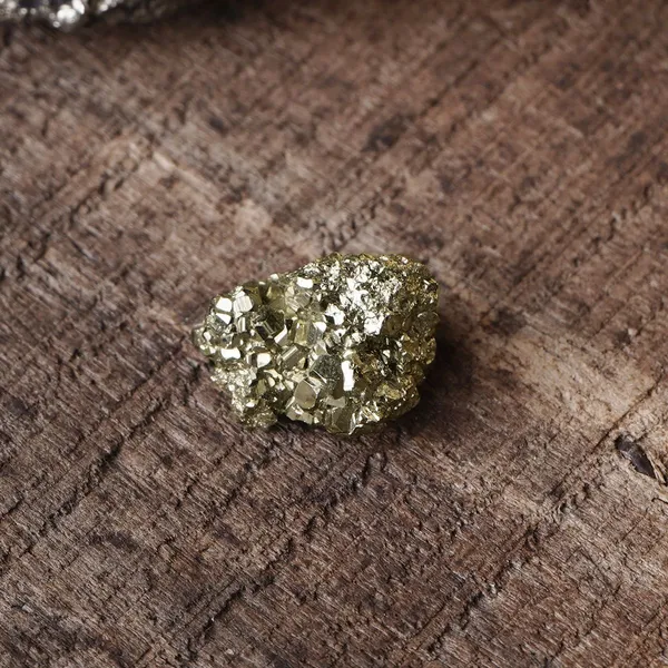 Agatesaura_Natural_Pyrite_Cluster_Raw_Chunk_For_Reiki_Healing,_Vastu,_Wealth_&_Positivity_Regular_Asymmetrical_Crystal_Stone_(Gold_100_g)