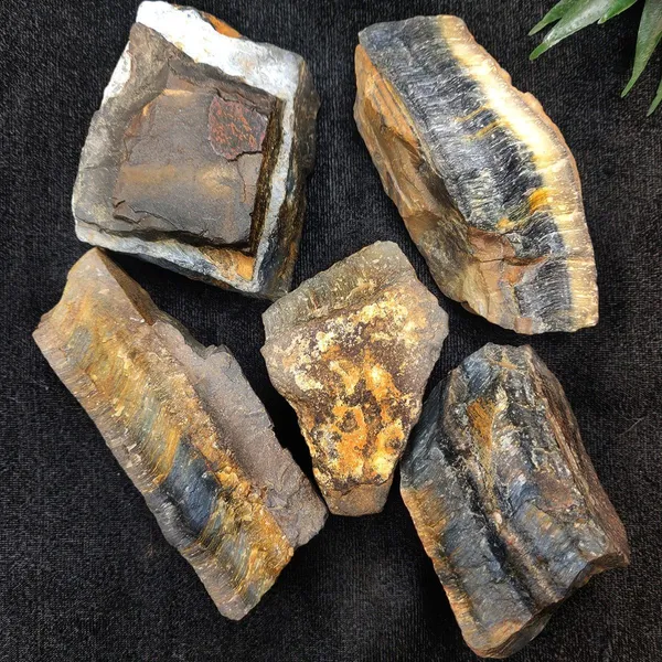 Agatesaura_Natural_Blue_Tiger_Eye_Crystals_Raw_Rough_Stones_for_Reiki_Stones_Healing_Regular_Asymmetrical_Crystal_Stone_(Blue_1_kg)