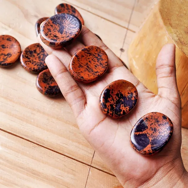 Agatesaura_Mahogany_Obsidian_Jasper_Thumb_Worry_Stone_for_reiki_healing_Vastu_Meditation_Polished_Oval_Crystal_Stone_(Black,_Maroon_1_Pieces)