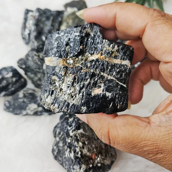 Agatesaura_Natural_Black_Tourmaline_Crystals_Raw_Rough_Stones_for_Reiki_Stones_Healing_Regular_Asymmetrical_Crystal_Stone_(Black_500_g)