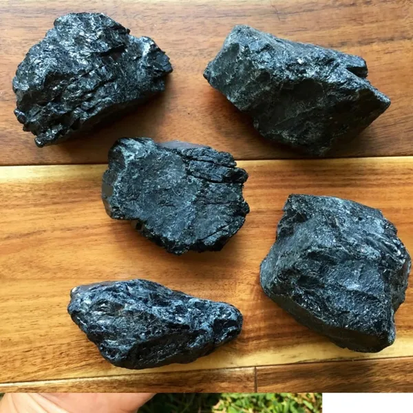 Agatesaura_Gemstones_for_Vastu_Correction_250_Grams_Regular_Asymmetrical_Crystal_Stone_(Black_250_g)