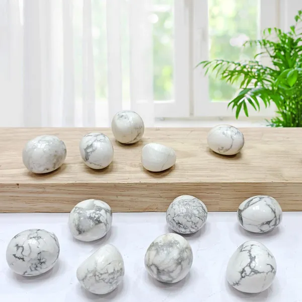 Agatesaura_Howlite_Tumbled_Stone_450_Gram_Regular_Asymmetrical_Crystal_Stone_(White_450_g)
