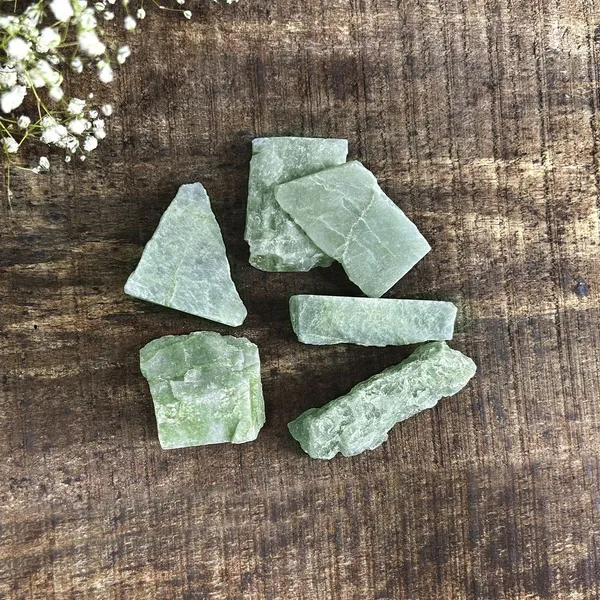 Agatesaura_Natural_Aquamarine_Crystals_Raw_Rough_Stones_for_Reiki_Stones_Healing_Regular_Asymmetrical_Crystal_Stone_(Blue_500_g)
