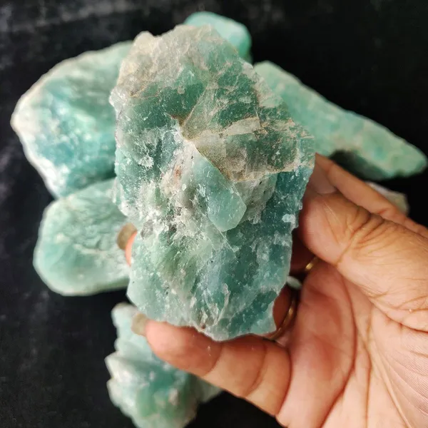 Agatesaura_Natural_Amazonite_Crystals_Raw_Rough_Stones_for_Reiki_Stones_Healing_Regular_Asymmetrical_Crystal_Stone_(Green_500_g)
