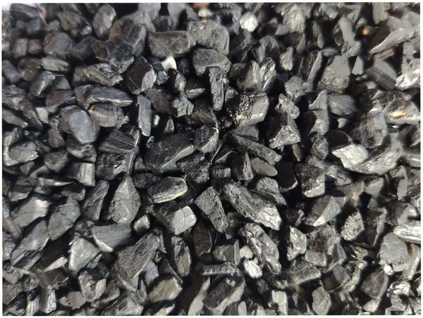 Agatesaura_L20CHIPS03_Regular_Asymmetrical_Crystal_Stone_(Black_460_g)