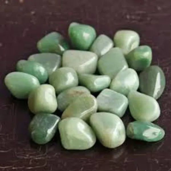 Agatesaura_LN01GGA450_Regular_Asymmetrical_Crystal_Stone_(Green_450_g)