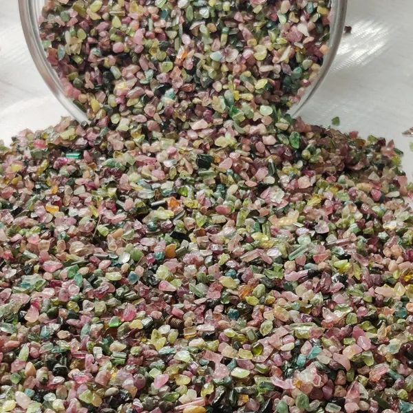 Agatesaura_L20CHIPS18_Regular_Asymmetrical_Crystal_Stone_(Multicolor_460_g)