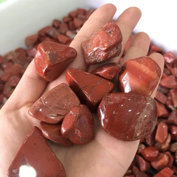 Agatesaura_LN01GRJ200_Regular_Asymmetrical_Crystal_Stone_(Red_200_g)