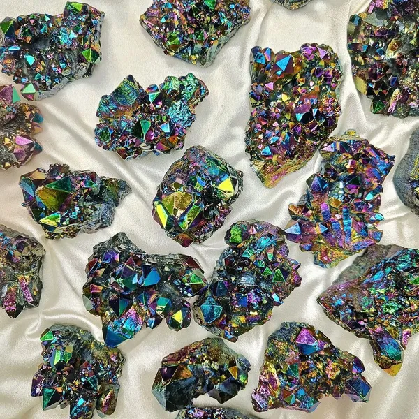 Agatesaura_LNTITANN01_Regular_Asymmetrical_Crystal_Stone_(Multicolor_100_g)