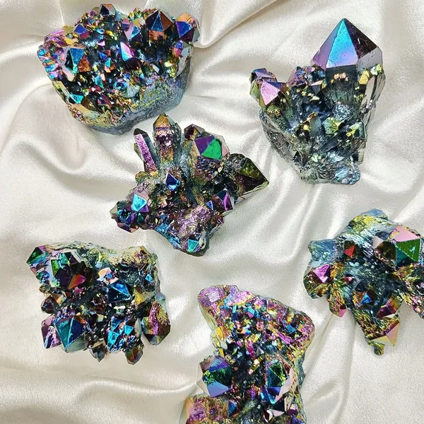 Agatesaura_LNTITANN01_Regular_Asymmetrical_Crystal_Stone_(Multicolor_100_g)