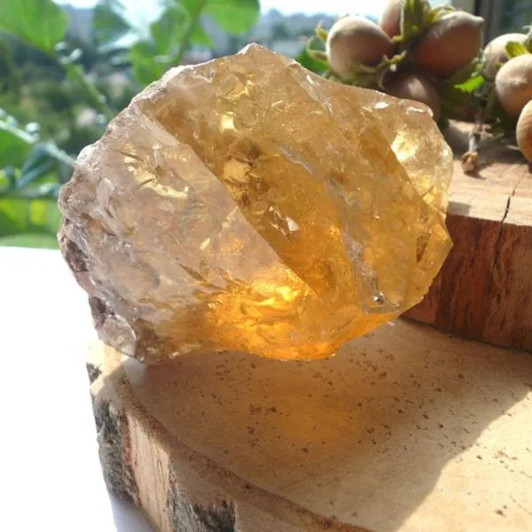 Agatesaura_MG-LN03RC100_Regular_Asymmetrical_Crystal_Stone_(Yellow_1_kg)