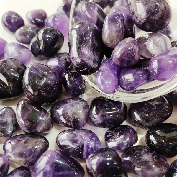 Agatesaura_MG-LTUSTOCH24_Regular_Asymmetrical_Crystal_Stone_(Purple_450_g)