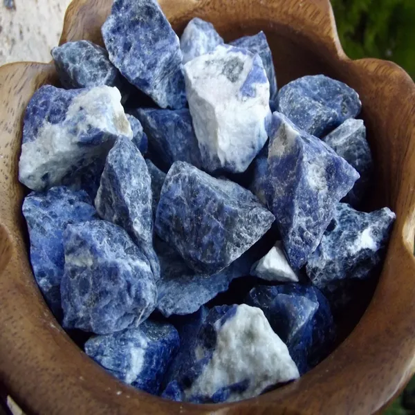 Agatesaura_MG-LN03RS1000_Regular_Asymmetrical_Crystal_Stone_(Blue,_White_1_kg)