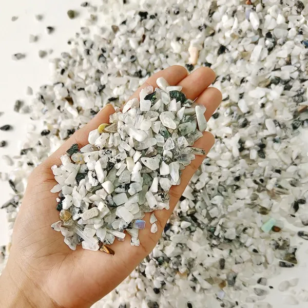 Agatesaura_MG-LNMCRMT100_Regular_Asymmetrical_Crystal_Stone_(White,_Black_100_g)