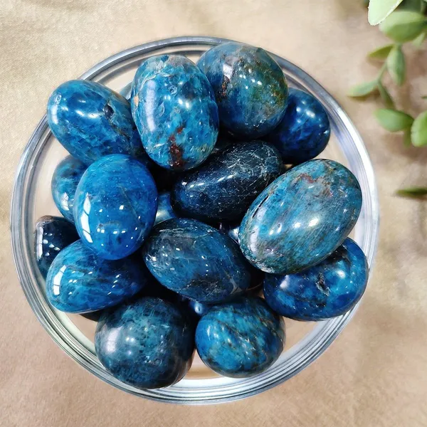 Agatesaura_MG-LTUSTOCH12_Regular_Asymmetrical_Crystal_Stone_(Blue_450_g)