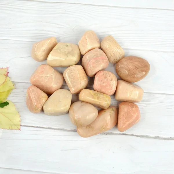 Multiagate_100%_Natural_Crystal_New-98-Peach_Moonstone-Tumble-stone-100gm_Regular_Asymmetrical_Crystal_Stone_(Multicolor_100_g)