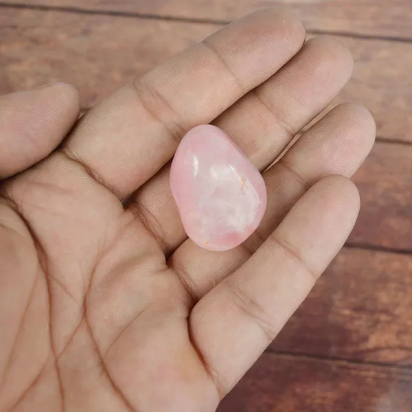 Multiagate_100%_Natural_Rose_Quartz_RegularCrystal_Tumble_Stone_50gm_Polished_Asymmetrical_Crystal_Stone_(Pink_50_g)