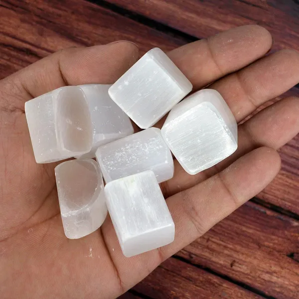 Multiagate_100%_Natural_Crystal_New-125-Selenite-Tumble-stone-100gm_Regular_Asymmetrical_Crystal_Stone_(Multicolor_100_g)