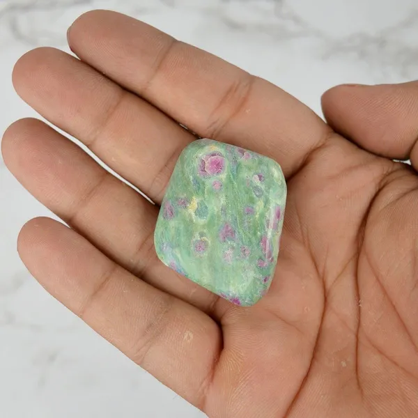 Multiagate_121-Ruby_Fuchsite-Single-Tumble-Stone-1pc_Polished_Asymmetrical_Crystal_Pebbles_(Green_1_Pieces)