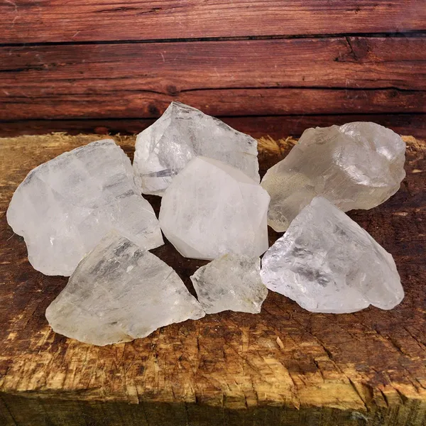 Multiagate_Natural_Clear_Quartz_Rough_Crystal_Stone_For_/Crystal_Healing_1_Kg_Regular_Asymmetrical_Quartz_Stone_(White_1_kg)