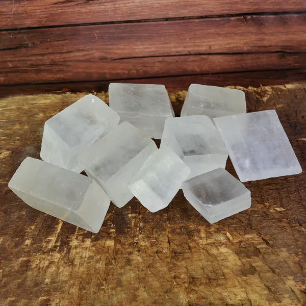 Multiagate_Natural_Calcite_Rough_Crystal_Stone_For_Healing_And_Crystal_Healing_100gm_Regular_Asymmetrical_Crystal_Stone_(White_100_g)