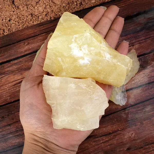 Multiagate_Natural_Citrine_Rough_Crystal_Stone_For_Healing_And_Crystal_Healing_1_Kg_Regular_Asymmetrical_Crystal_Stone_(Yellow_1_kg)