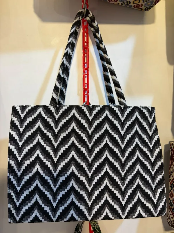 Black_Woven_Chevron_Tote_Bag_for_Women
