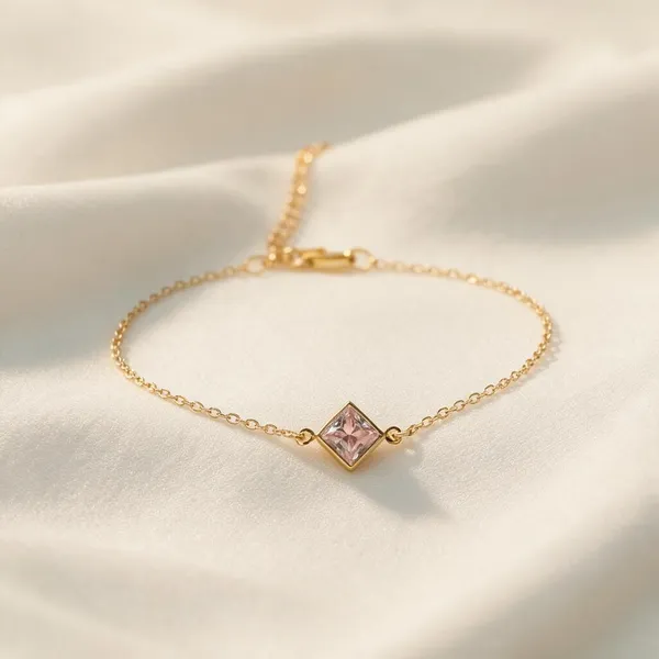 Gold_Tone_Square_Pendant_Necklace_For_Women