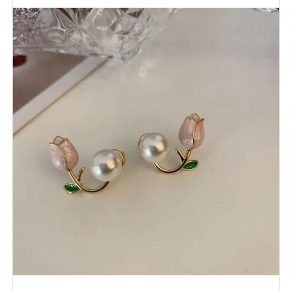 Pink_Floral_Pearl_Stud_Earrings_for_Women