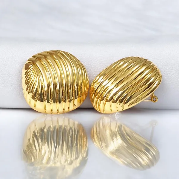 Gold_Tone_Ribbed_Stud_Earrings_For_Women