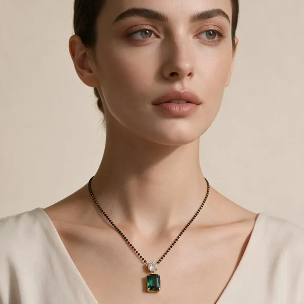 Black_Beaded_Green_Pendant_Necklace_For_Women