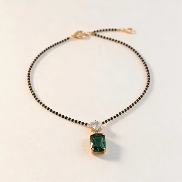 Black_Beaded_Green_Pendant_Necklace_For_Women