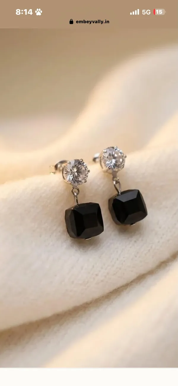 Black_Geometric_Drop_Earrings_for_Women