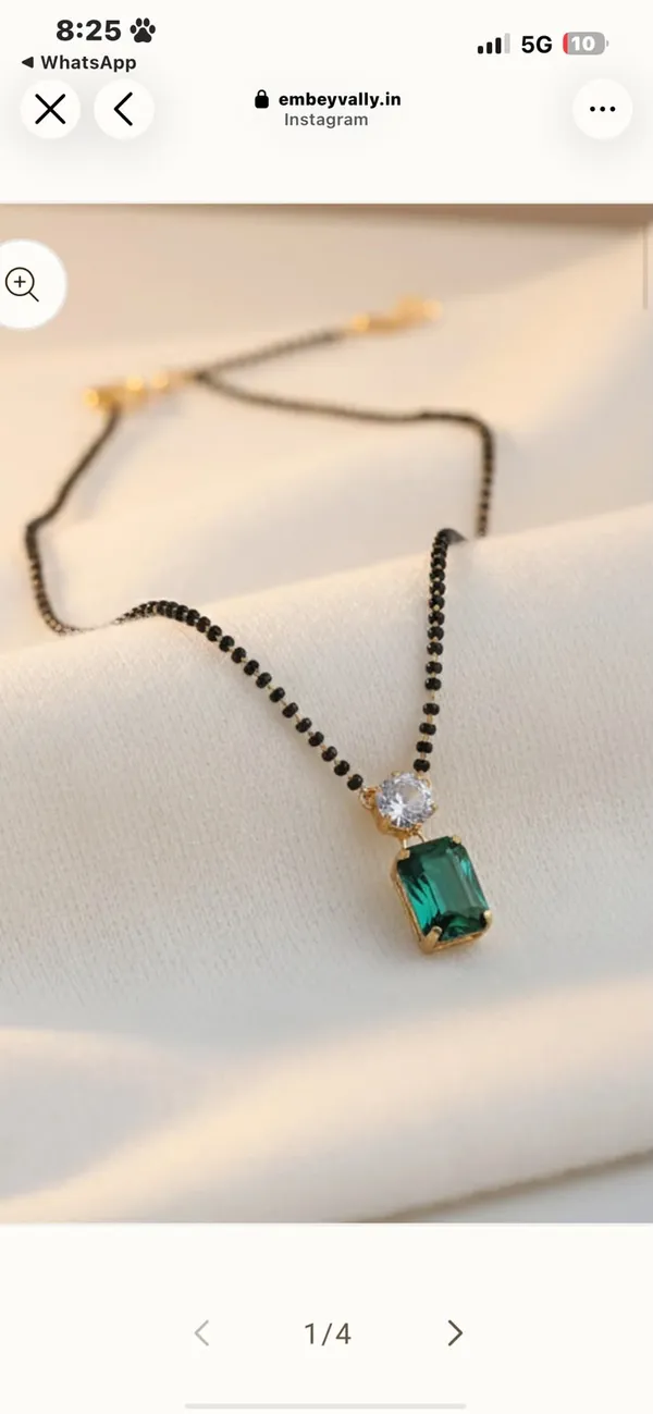 Black_Beaded_Green_Pendant_Necklace_for_Women