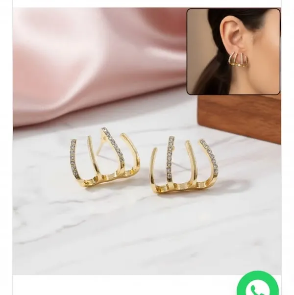 Gold_Tone_Crystal_Ear_Cuff_Earrings_for_Women