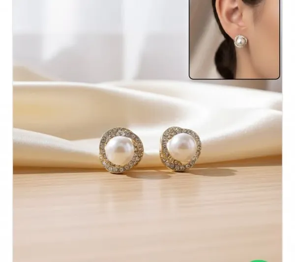 Gold_Tone_Pearl_Stud_Earrings_for_Women