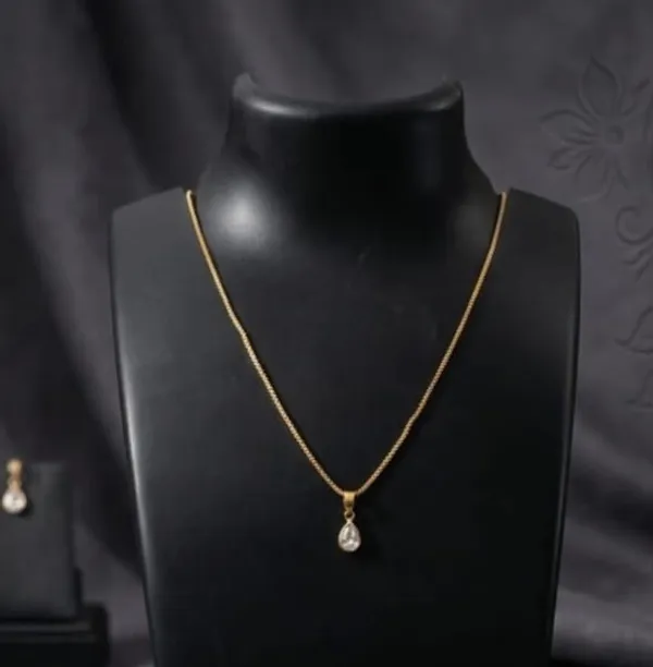 Gold_Tone_Teardrop_Pendant_Necklace_for_Women